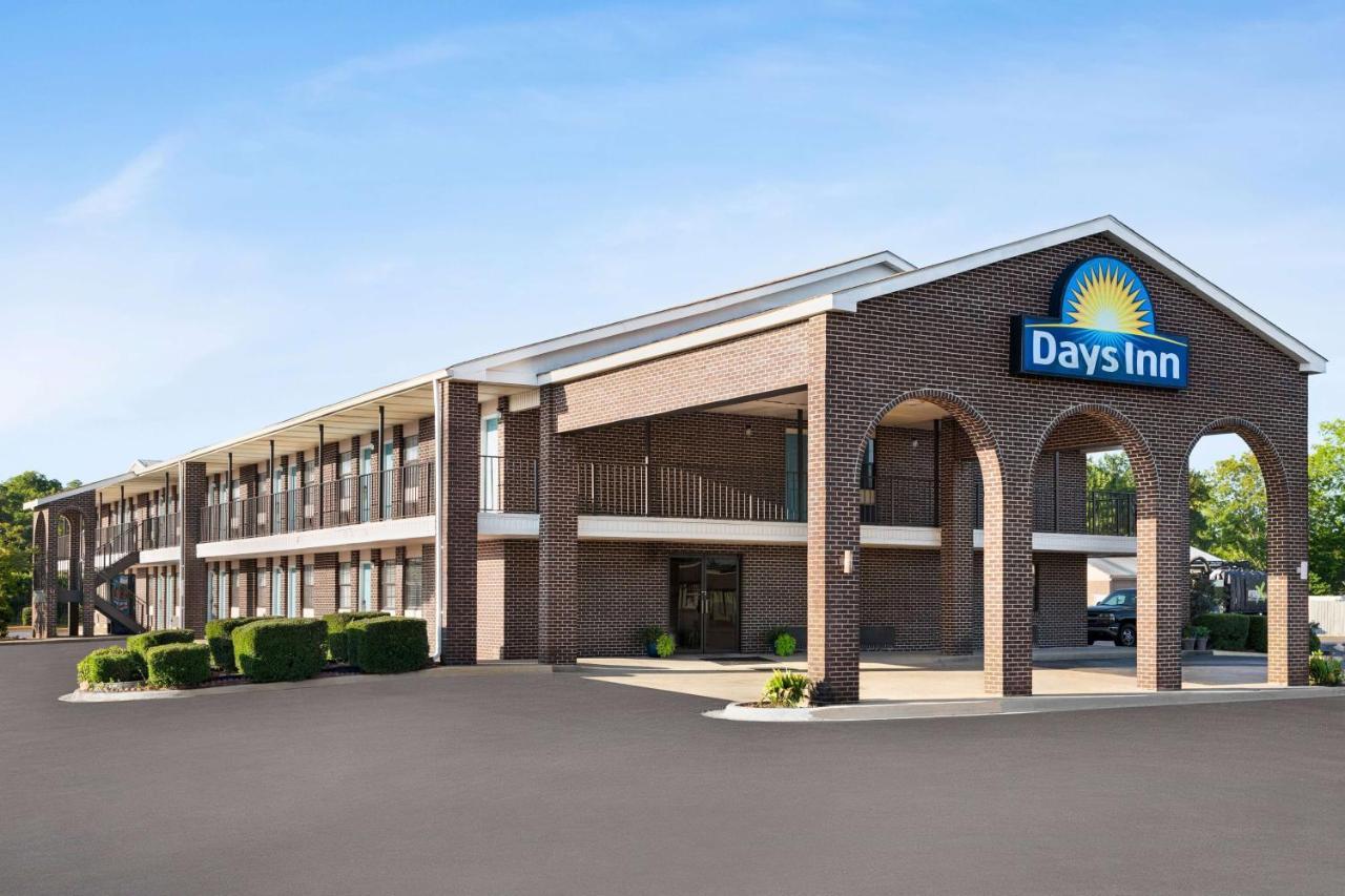 Days Inn By Wyndham Demopolis Екстериор снимка