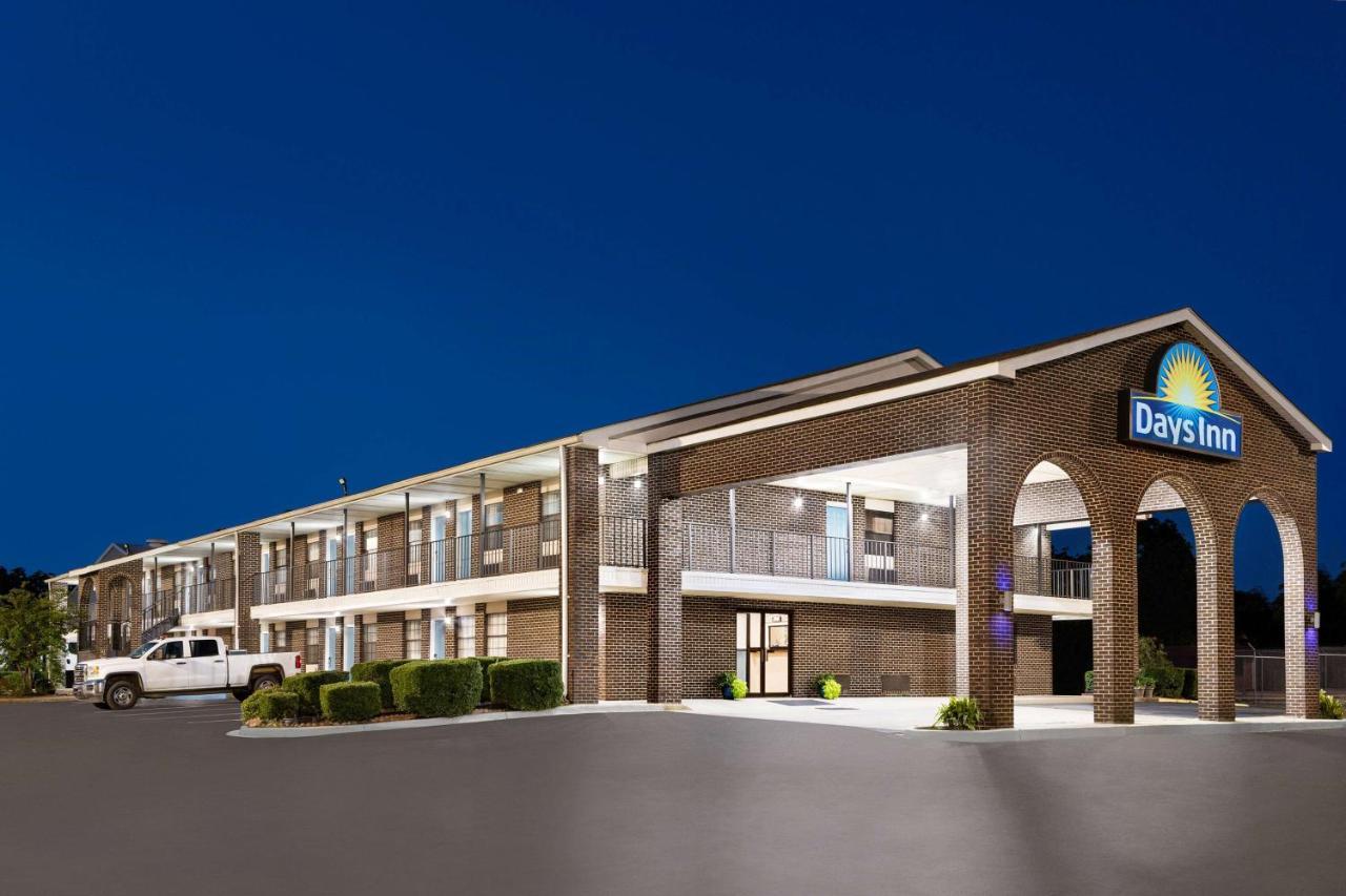 Days Inn By Wyndham Demopolis Екстериор снимка