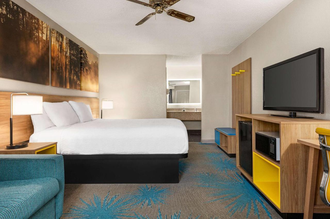 Days Inn By Wyndham Demopolis Екстериор снимка