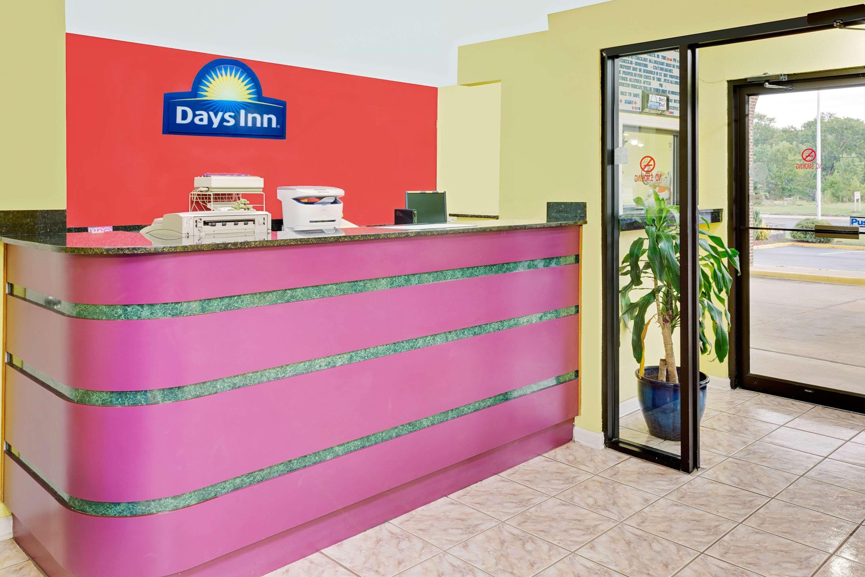 Days Inn By Wyndham Demopolis Екстериор снимка