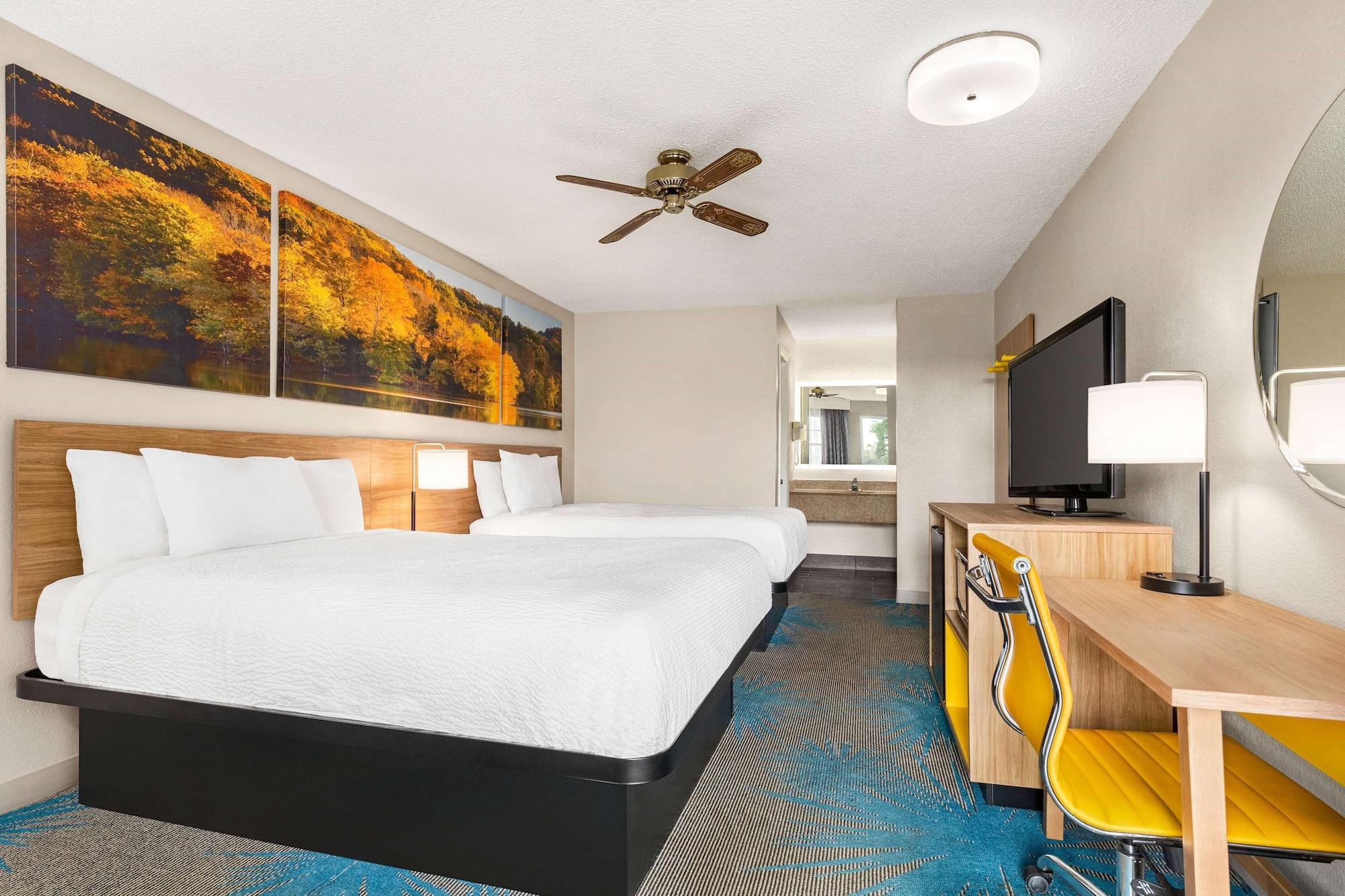 Days Inn By Wyndham Demopolis Екстериор снимка